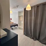 Apartment Apparemment Renove A Aux Quilles Sète
